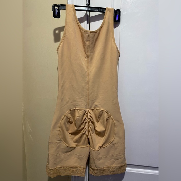 Full Body Shaper for women BBL
Shapewear Faja Post Surgery Compression - Picture 4 of 11